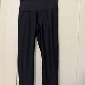 ALO Yoga Women’s Black Cropped Leggings